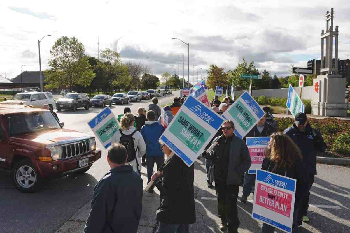 College faculty thunder confederation bay cbc strike northwestern ontario picket lines their set time full